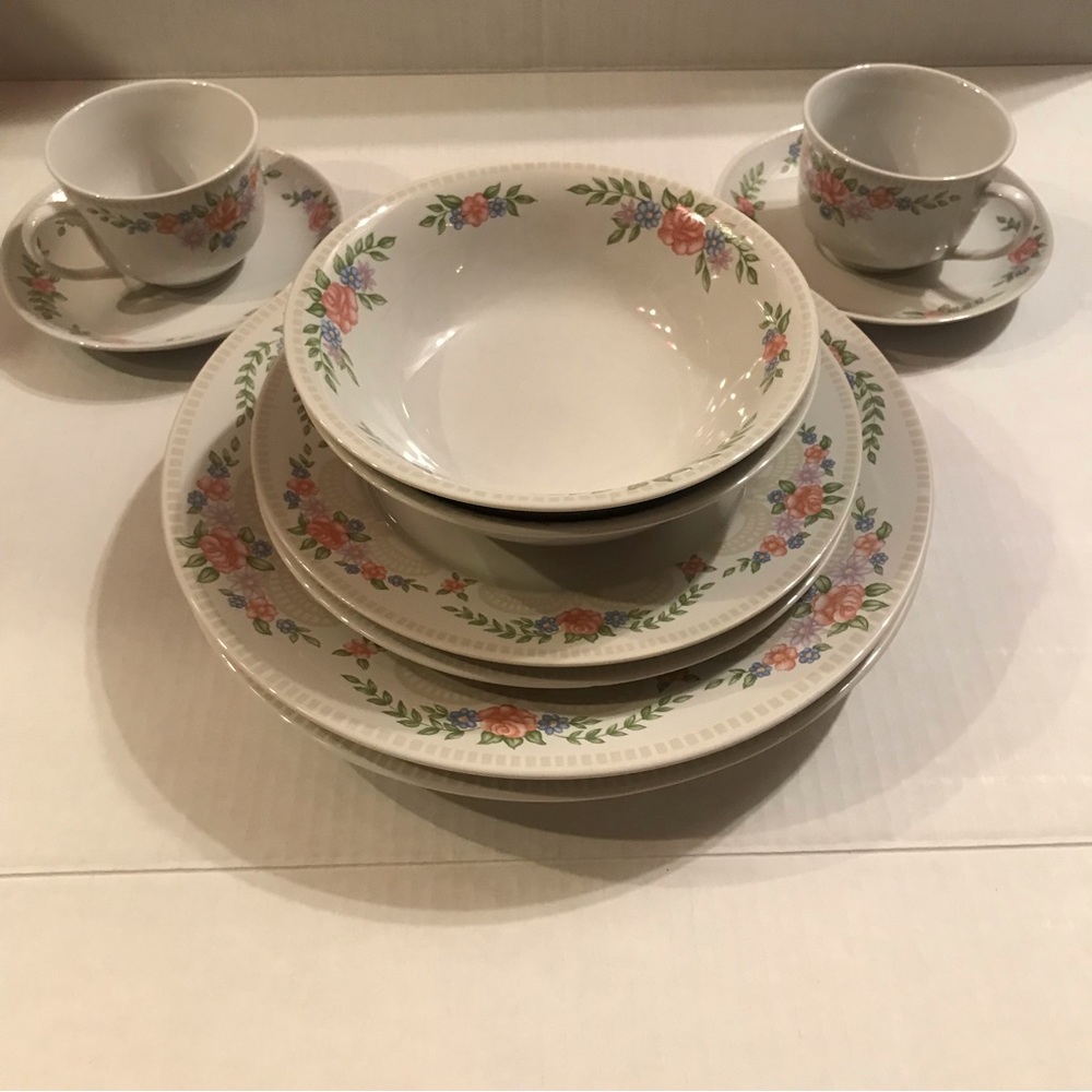 Corning “Champagne & Roses”2-5 Piece Place Settings